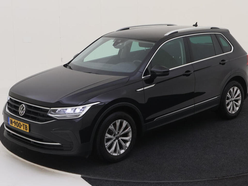 Volkswagen Tiguan 1.5 TSI 150PK DSG LIFE BUSINESS STOELEN WINTER TREKHAAK, 2022