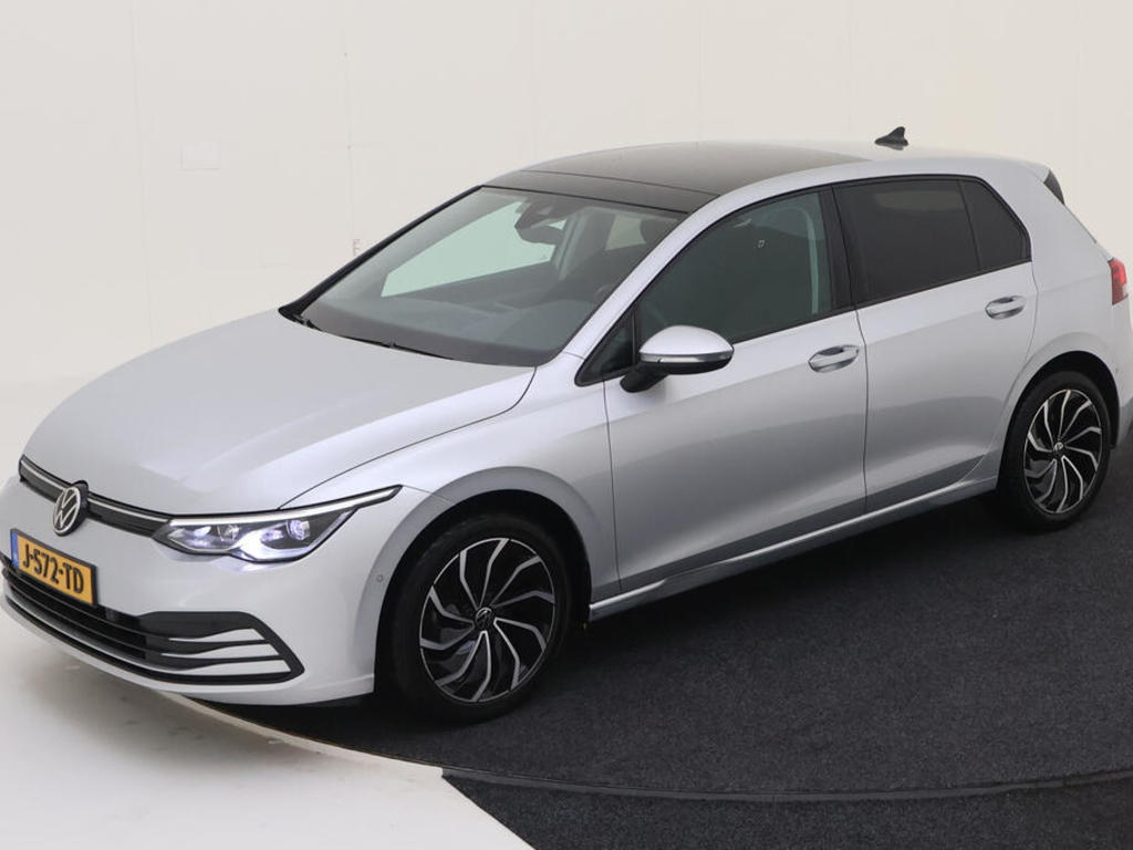 Volkswagen Golf 1.5 TSI 130PK LIFE BUSINESS LOUNGE PANO TREKHAAK, 2020
