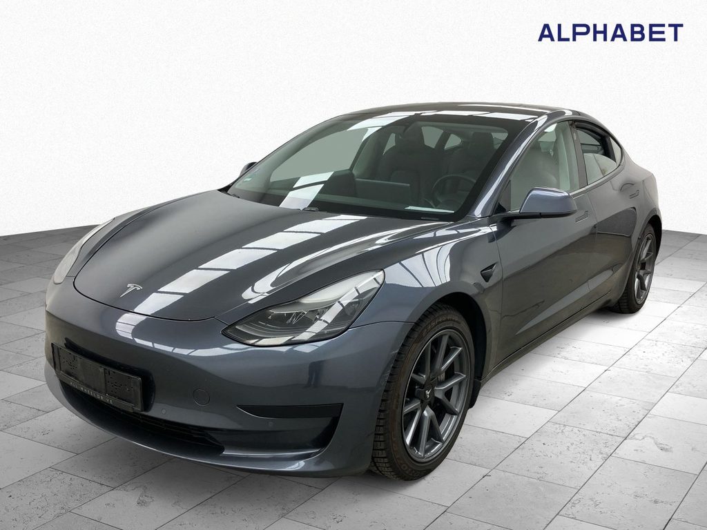 Tesla Model 3 Standard Reichweite Plus Hinterradantrieb, 2021