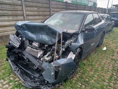 Peugeot 3008 III 2024 3008 1.2 hybrid GT 145cv e-dcs6, 2025