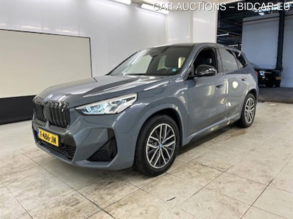BMW IX1 xDrive30Launch Edition