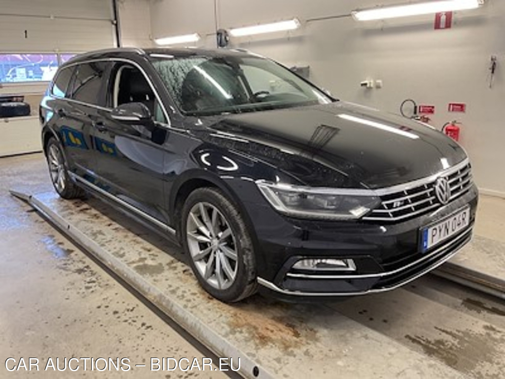 Volkswagen Passat 2.0 TDI R-Line GT Executive Drag Paket Cockpit Skinn LED-High Varmare Navi