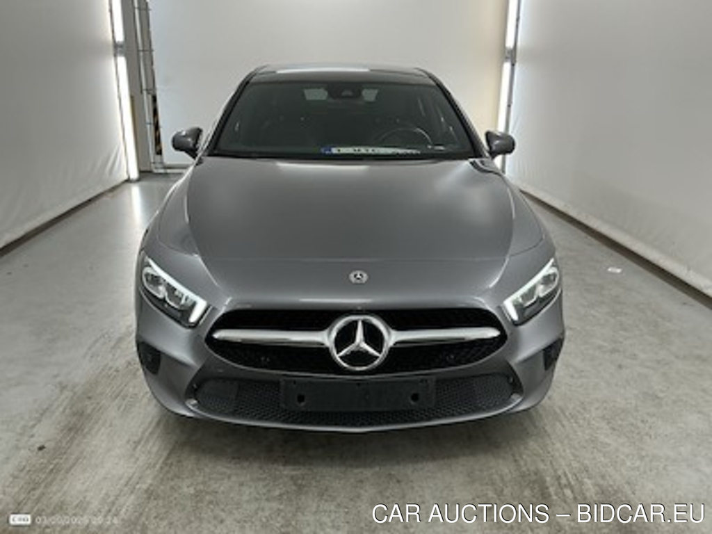 Mercedes-Benz A-Klasse A 180 d Launch Edition (EU6d-TEMP) STOCK Premium Parkeerpakket