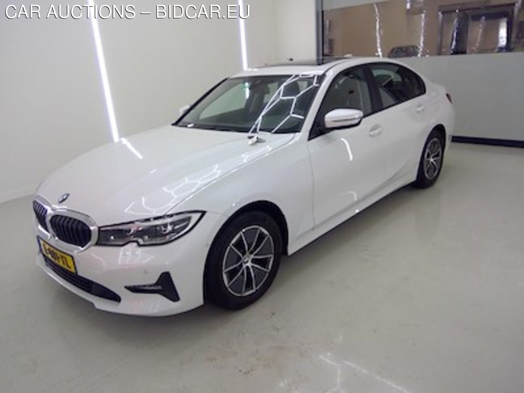BMW 3 serie sedan 320iA Business Edition 4d