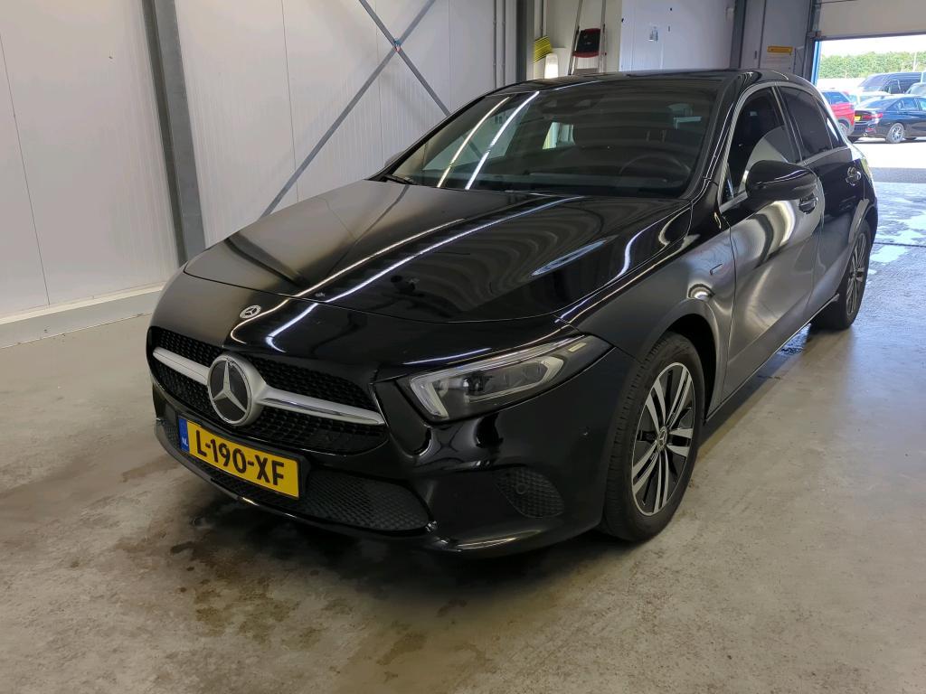 Mercedes-Benz A250 e 1.3 160kW Bus.Sol. Luxury Limited DCT, 2021