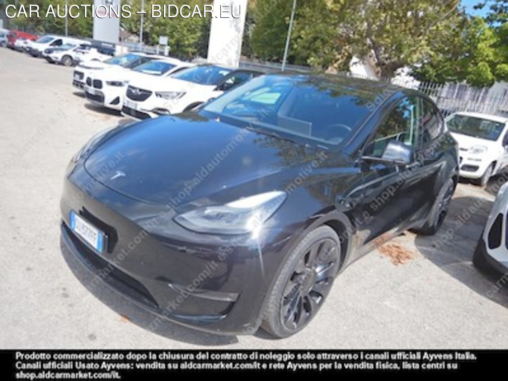 Tesla model Y 75 kwh performance -