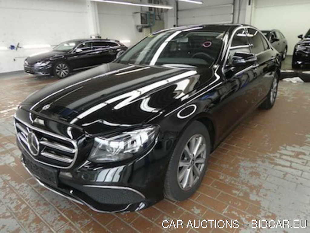 Mercedes-Benz E-CLASS 2.0 E 220 D 4MATIC AUTO AVANTGARDE LINE