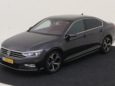 Volkswagen Passat 1.5 TSI 150PK DSG ELEGANCE BUSINESS R R-LINE COMFORT GLAZEN DAK, 2020