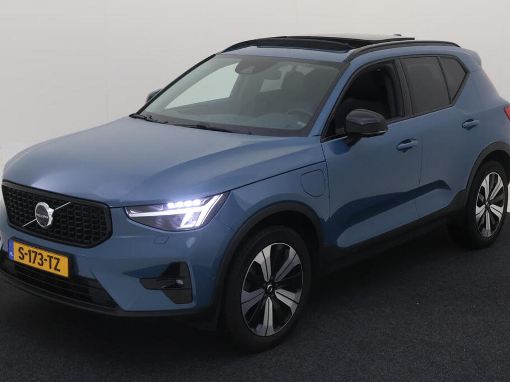 Volvo Xc40 1.5 T5 180PK PLUG-IN HYBRID ULTIMATE DARK TREKHAAK LEER PANO VISUAL PARK ASSIST, 2023