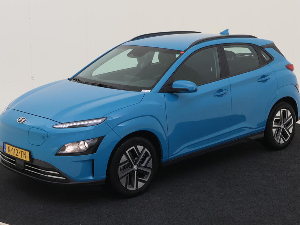 Hyundai Kona EV COMFORT 64KWH 204PK NAVI WARMTEPOMP TREKHAAK, 2022