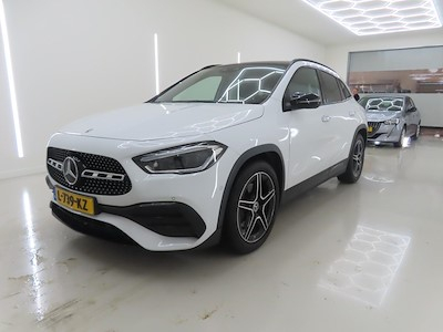Mercedes-Benz GLA GLA 180 DCT Business Solution AMG 5d