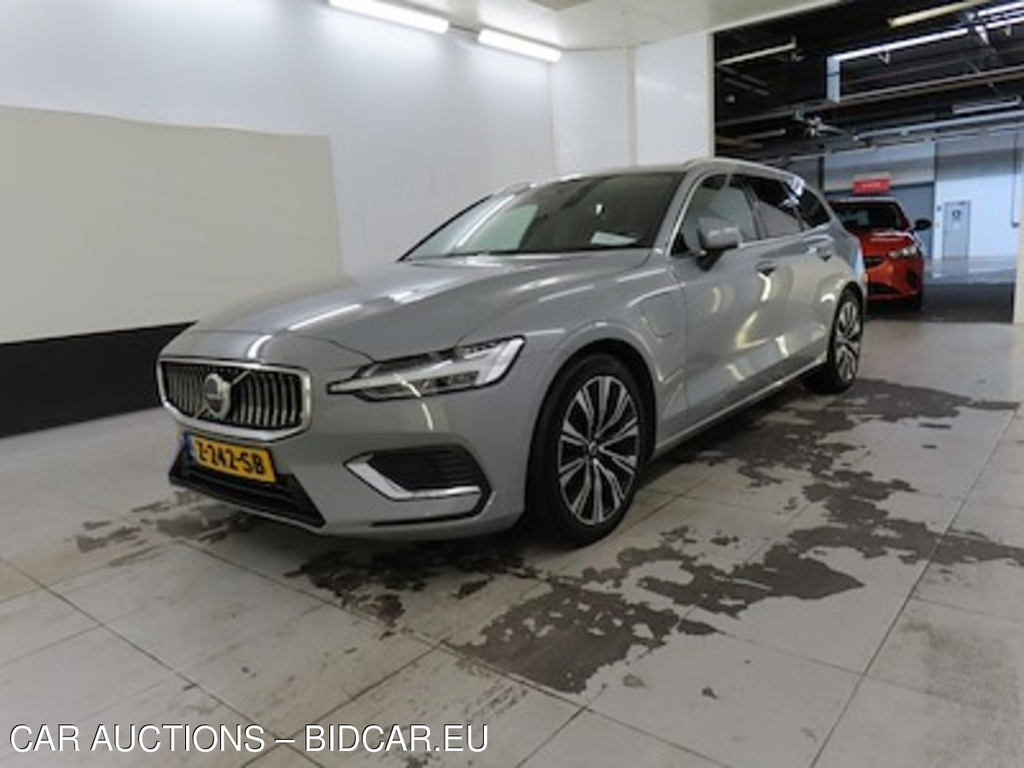 Volvo V60 T8 AWD Plug-in Hybrid Plus - Bright 5d