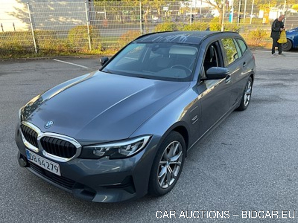 BMW 3 serie 330e F Sport Line Touring auto UA!