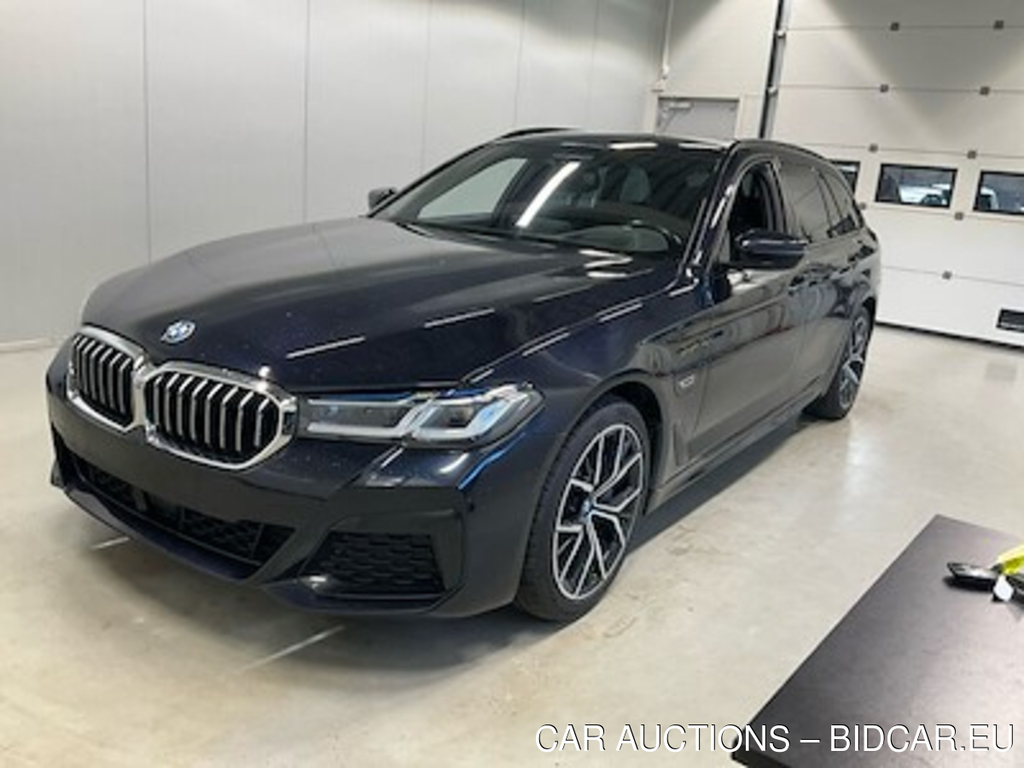 BMW 5 serie 530e XDRIVE TOURING M SPORT PLUS UA!