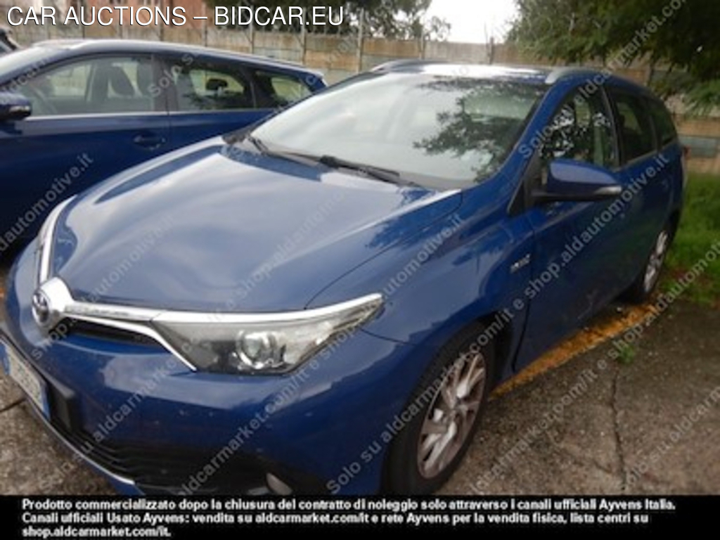 Toyota auris touring sports hybrid business -