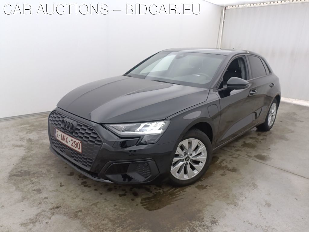 Audi A3 sportback - 2020 A3 SPORTBACK 40 TFSI E PHEV ATTRACTION S TRONIC (150 KW), 2021