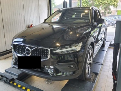 Volvo V60 CROSS COUNTRY B4 D AWD GEARTRONIC Pro, 2022