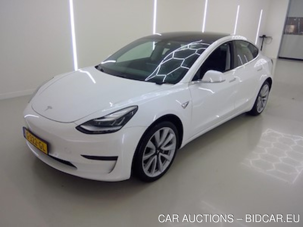 Tesla Model 3 Standard Range Plus RWD 4d