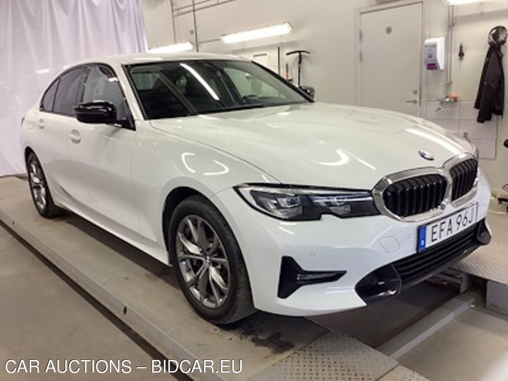 BMW 3-serie 330e Sedan Sport Line Shadow Line Navi