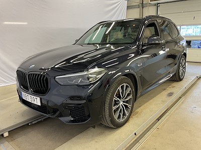 BMW X5 X5 xDrive45e iPerformance HiFi Panorama Skinn Kamera Drag