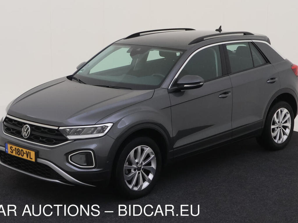 Volkswagen T-roc 1.0 TSI 110PK LIFE MULTIMEDIA TREKHAAK, 2023