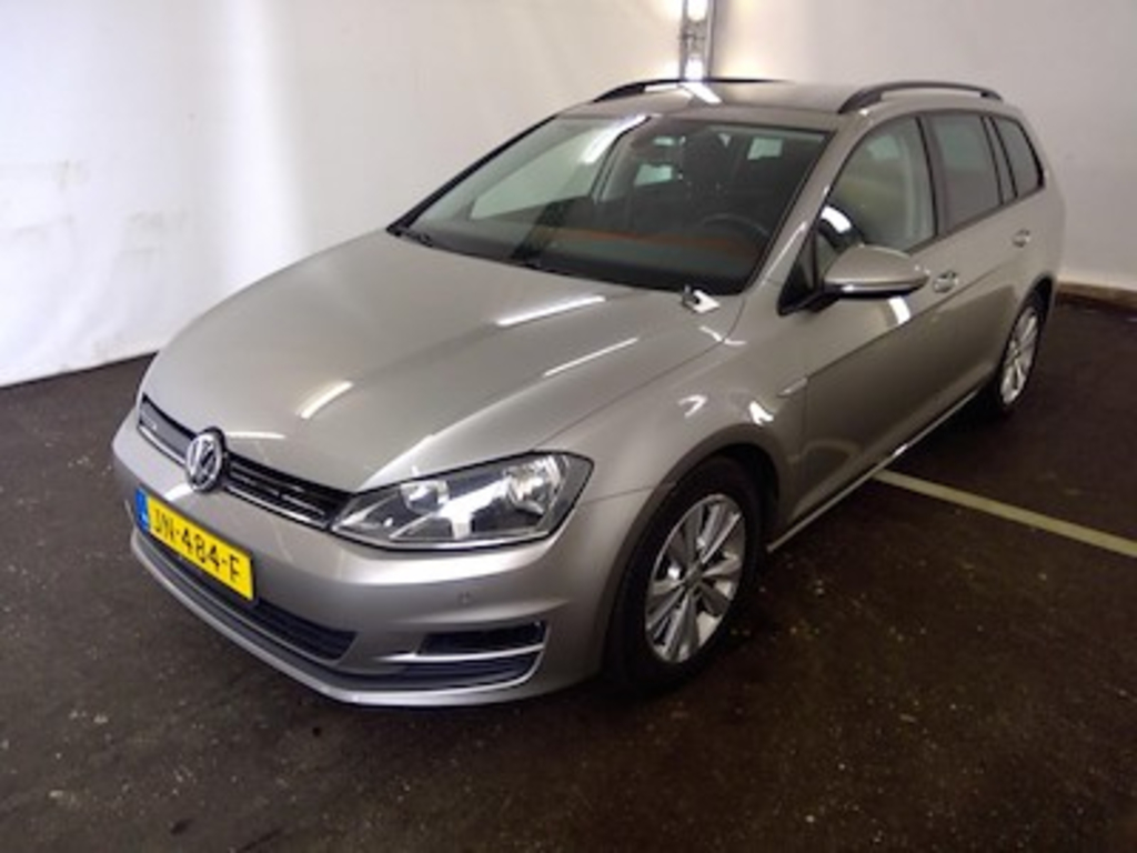 Volkswagen Golf variant 1.0 TSI BlueMotion Connected Series 5d