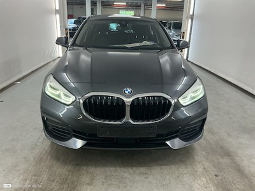 BMW 1 hatch diesel - 2019 118 d AdBlue BMW Live Cockpit Navigation Plus Parking Assistant