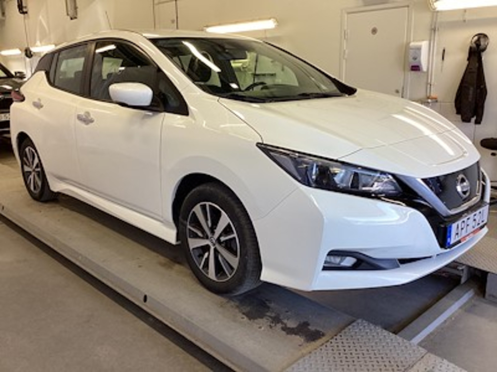 Nissan LEAF 40 kWh N-Connecta **FIRST REGISTER DATE 2021-05-26**