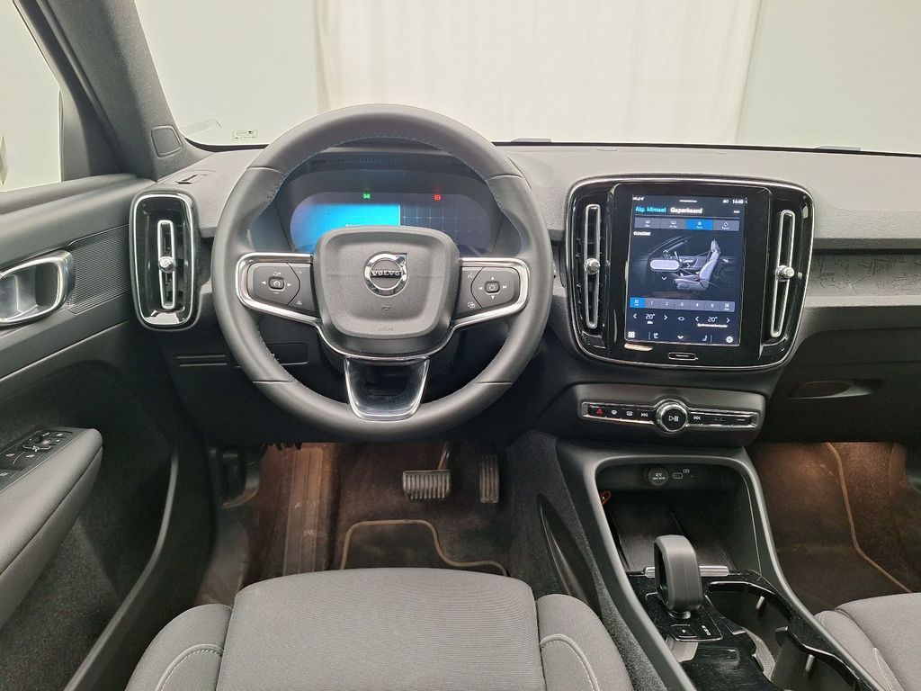 Volvo E-xc40 - 2022 E-XC40 69 KWH FWD RECHARGE PLUS, 2023
