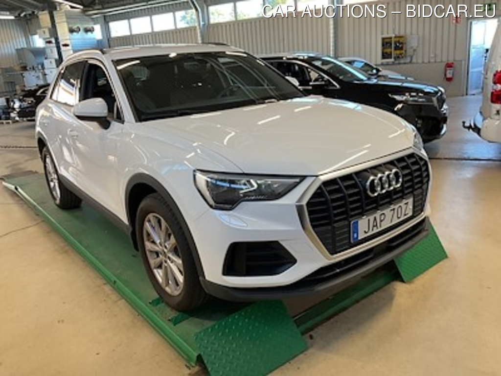 Audi Q3 45 TFSI e Proline Edition Drag