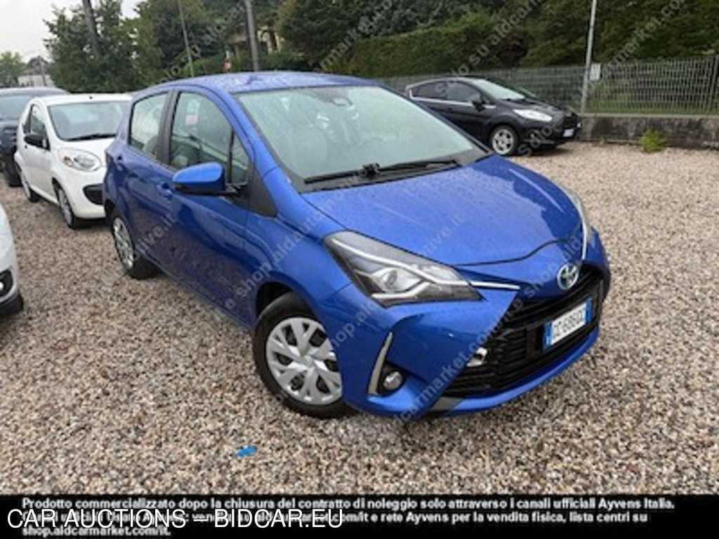 Toyota yaris PC 1.5 hybrid business -