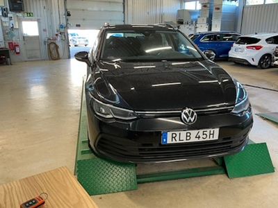 Volkswagen Golf 1.5 eTsi 130hk Dsg Sportscombi