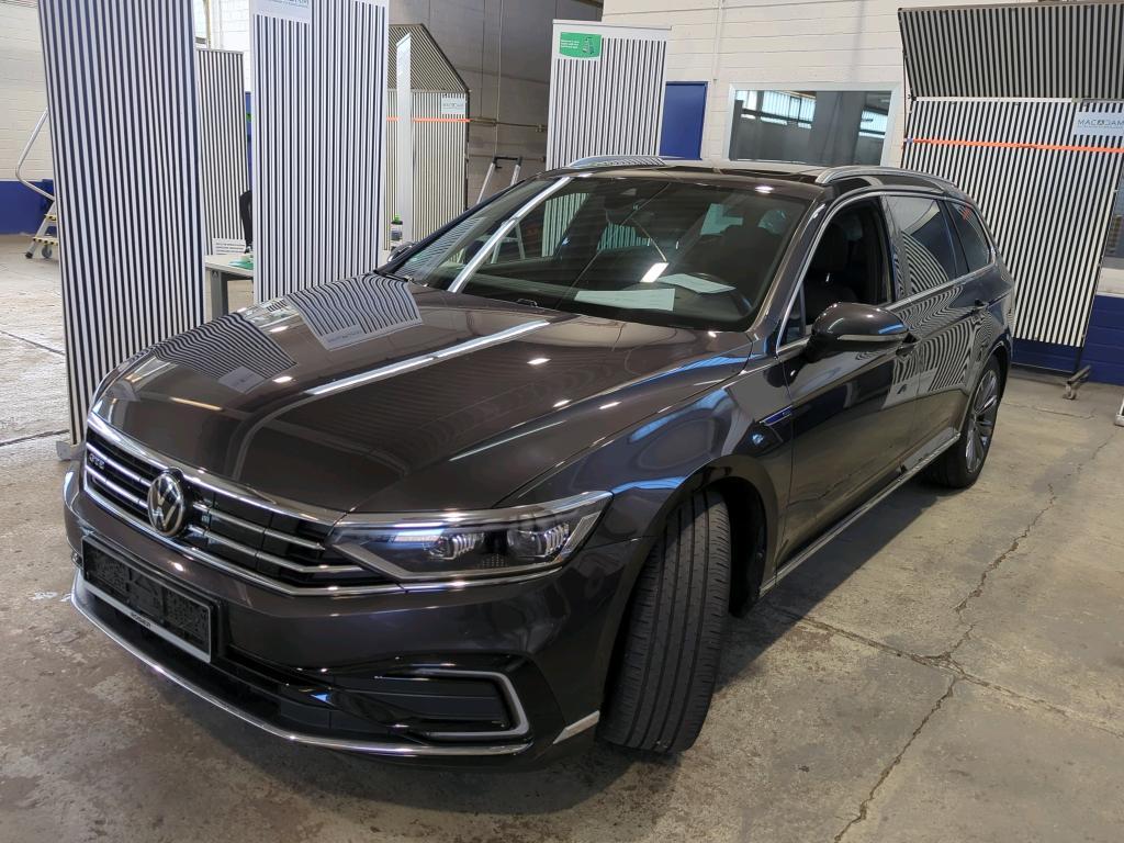 Volkswagen Passat VARIANT 1.4 TSI PLUG-IN-HYBRID DSG GTE, 2021