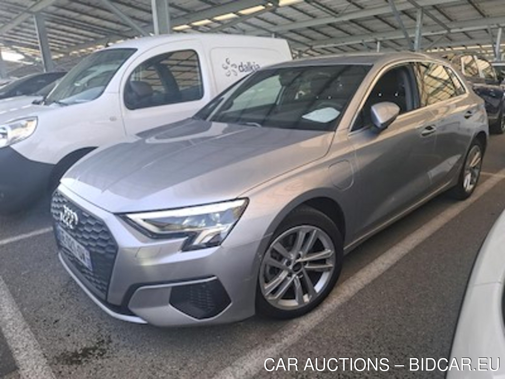 Audi A3 sportback A3 Sportback 40 TFSI e 204ch Business line S tronic 6