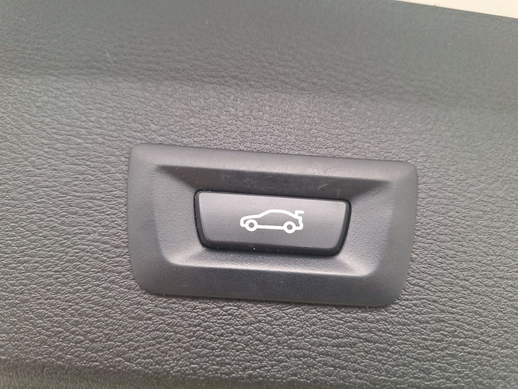 BMW X1 diesel - 2015 X1 2.0 DA SDRIVE18 ADBLUE (EU6D-TEMP), 2019