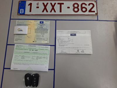 Peugeot 5008 diesel - 2020 5008 1.5 BLUEHDI ALLURE, 2020