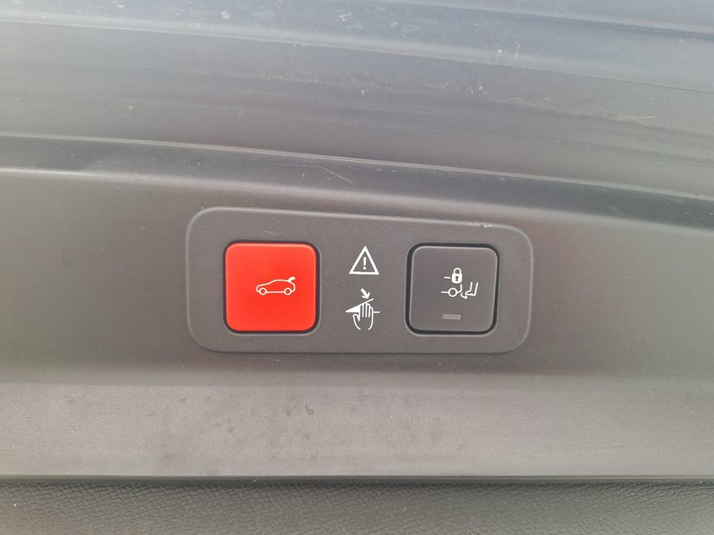 Peugeot 5008 diesel - 2021 5008 1.5 BLUEHDI ALLURE PACK, 2022