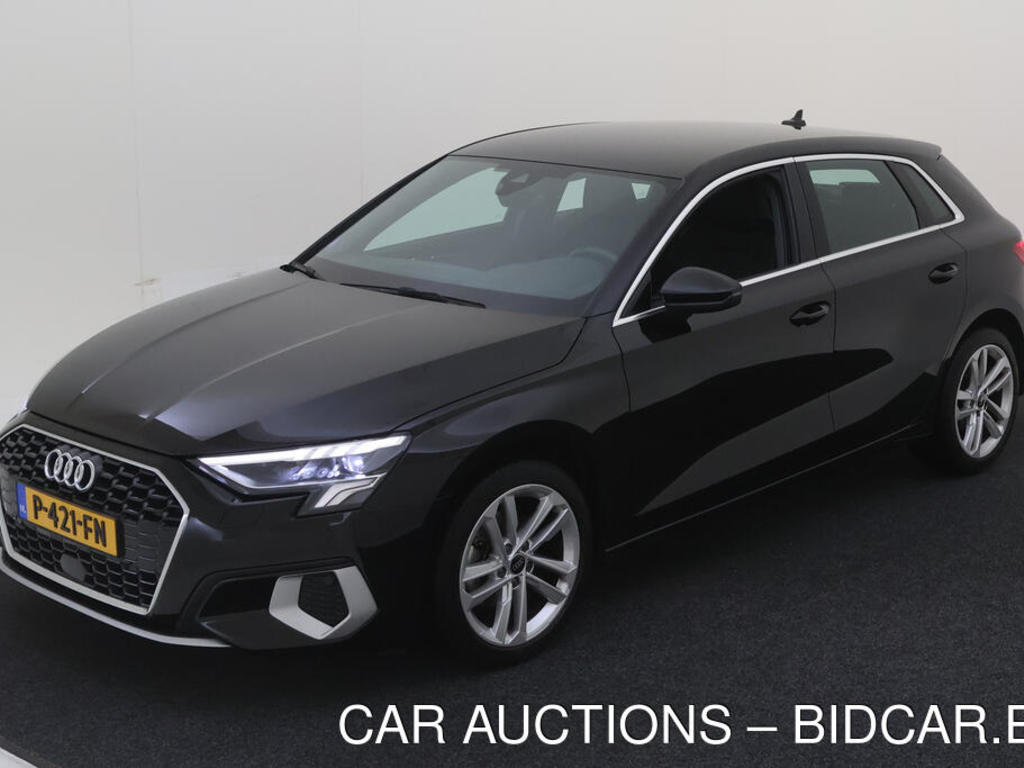 Audi A3 Sportback 30 TFSI 110PK BUSINESS EDITION LEDER TREKHAAK, 2022