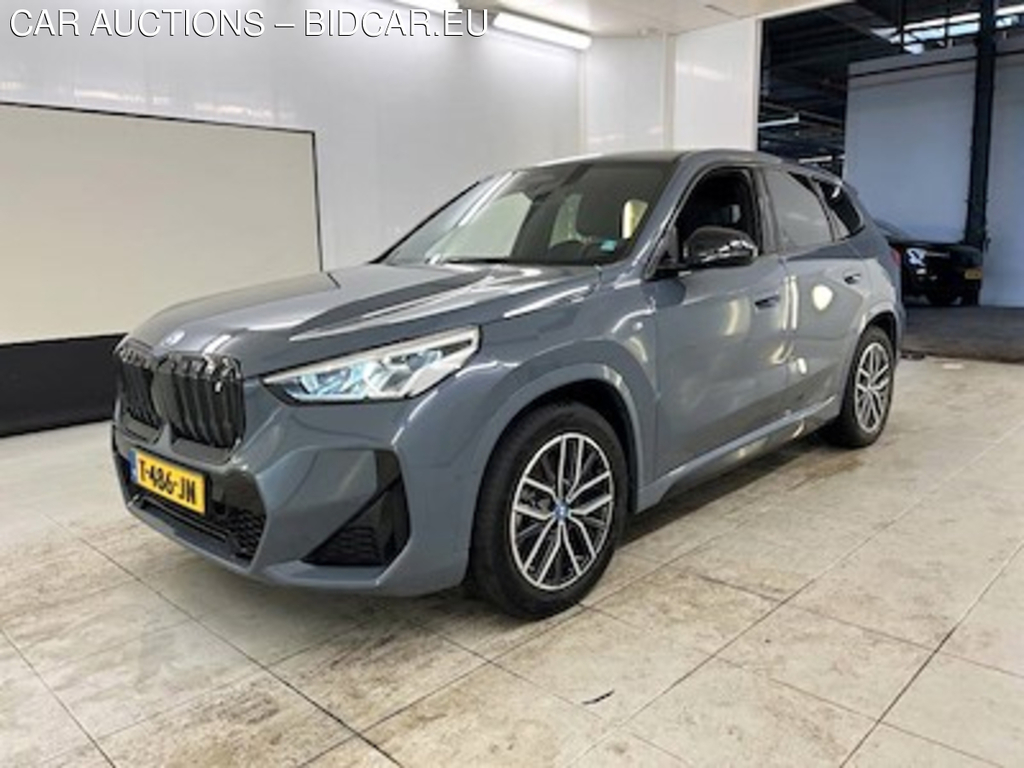 BMW IX1 xDrive30Launch Edition