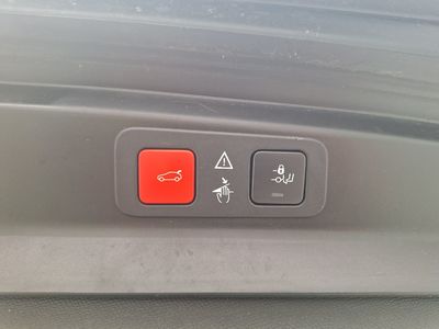 Peugeot 5008 diesel - 2021 5008 1.5 BLUEHDI ALLURE PACK, 2022