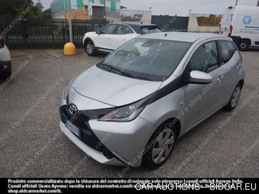 Toyota aygo 1.0 vvt-i x-play tss -