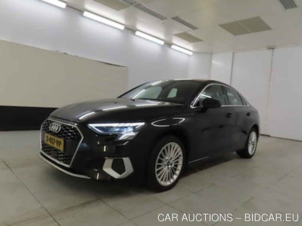 Audi A3 limousine 30 TFSI S tronic Advanced edition 4d