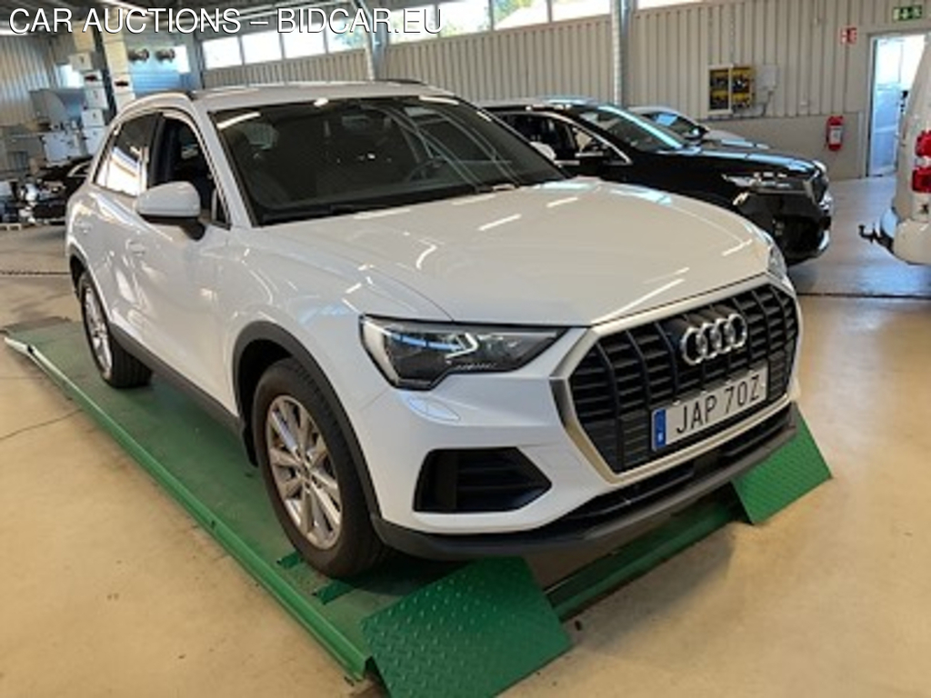 Audi Q3 45 TFSI e Proline Edition Drag