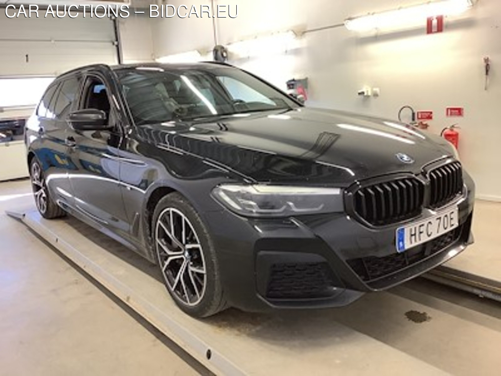 BMW 5-SERIE 530e Touring xDrive M Sport HiFi ACC Kamera Drag