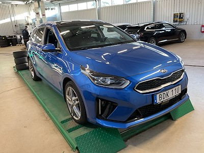 Kia Ceed 1.6 GDI Plug-In Advance Plus Panorama Cockpit Drag Kamera Skinn