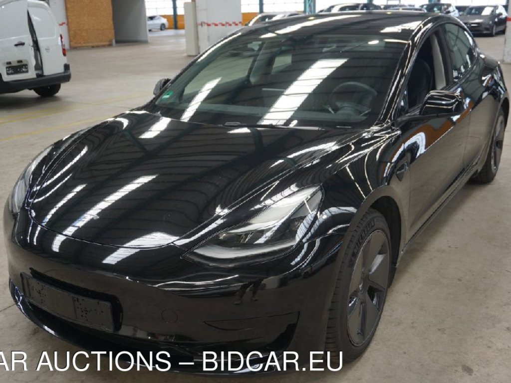 Tesla Model 3 STANDARD REICHWEITE PLUS HINTERRADANTRIEB, 2021