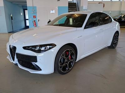 Alfa Romeo Giulia 2.0 TURBO 16V AT8-Q4 Veloce, 2025