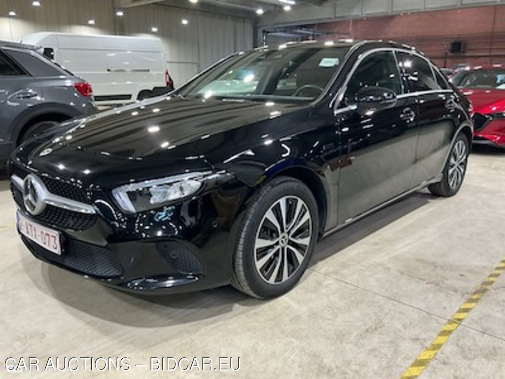 Mercedes-Benz A-class limousine 1.3 A 250 E BUSINESS SOLUTION DCT
