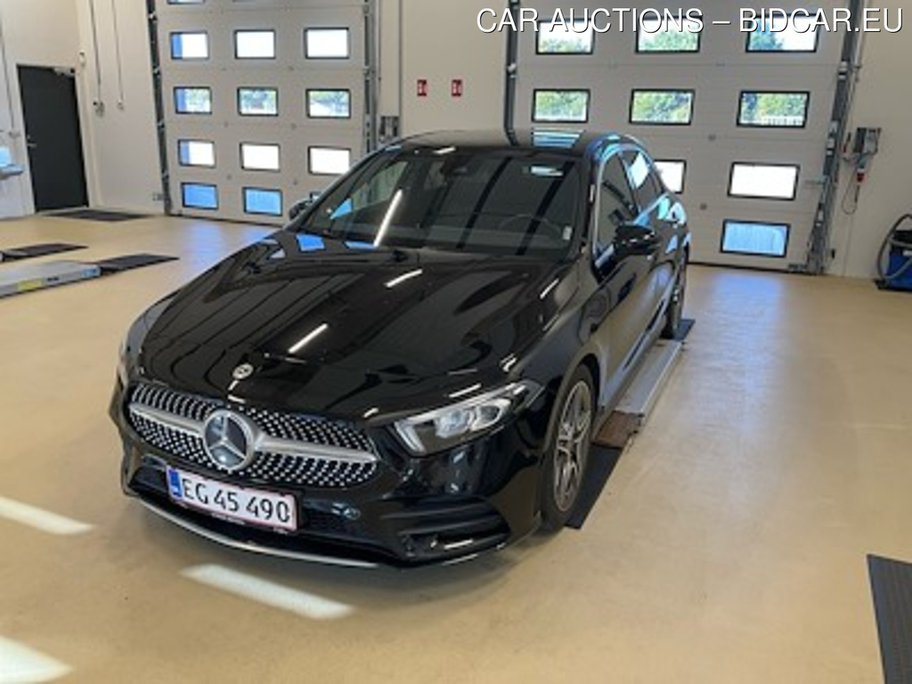 Mercedes-Benz A-KLASSE 2.0 A 220 D Business AMG DCT UA!