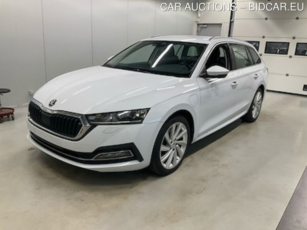Skoda OCTAVIA 1,4 Tsi Plug-In Hybrid Dsg6 F Plus Combi UA!